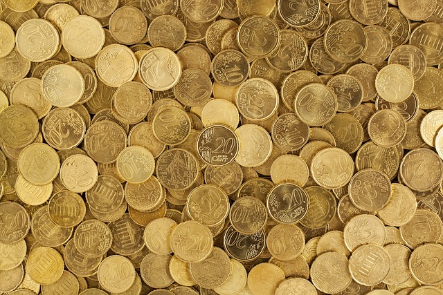 恒指观察：政策预期差驱动下的期权波动率策略